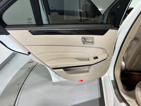 Used 2015 Mercedes-Benz E 350 Sedan image 35