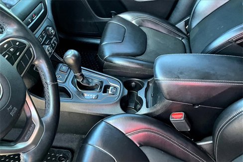 Used 2019 Jeep Cherokee Latitude Plus w/ Comfort/Convenience Group image 15