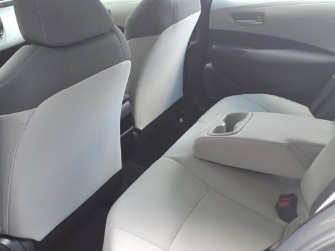 Used 2022 Toyota Corolla LE image 9