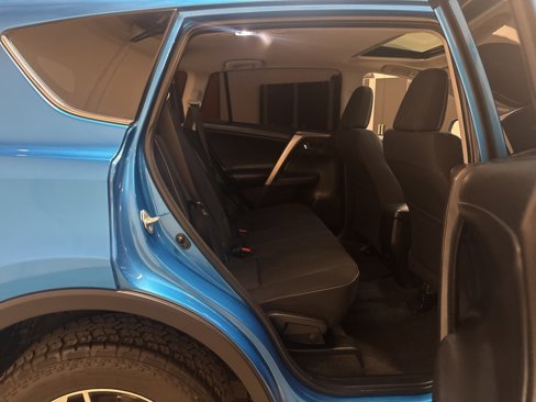 Used 2018 Toyota RAV4 XLE w/ Plus Extra Value Package image 19