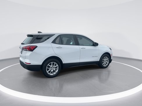 Used 2024 Chevrolet Equinox LS image 9