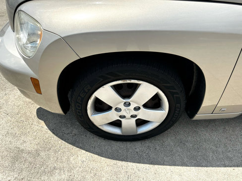 Used 2009 Chevrolet HHR LS image 16