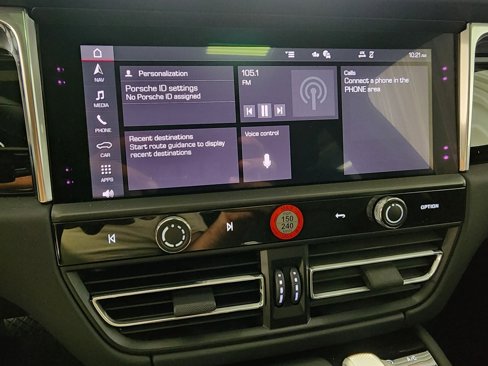 New 2025 Porsche Macan image 9