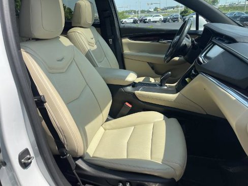 Used 2017 Cadillac XT5 Luxury w/ Driver Awareness Package image 24