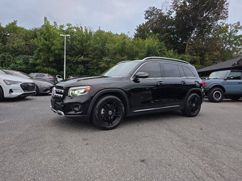 Used 2021 Mercedes-Benz GLB 250 4MATIC w/ Premium Package image 3