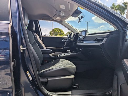 Used 2022 Mitsubishi Outlander SE image 19