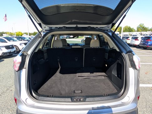 Certified 2020 Ford Edge SE image 12