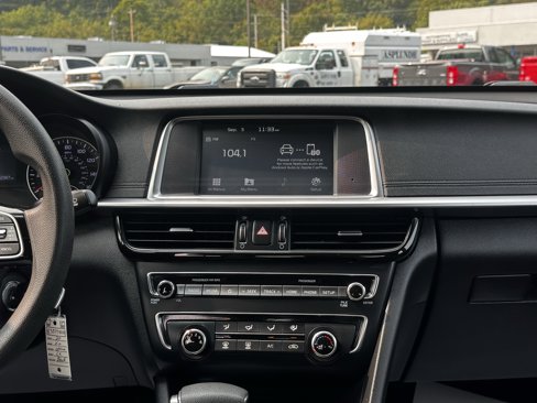 Used 2020 Kia Optima LX image 11