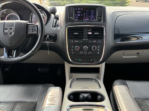Used 2019 Dodge Grand Caravan SXT image 26