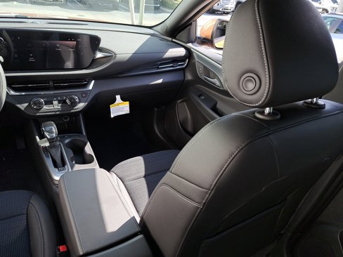 New 2025 Buick Envista Preferred image 16