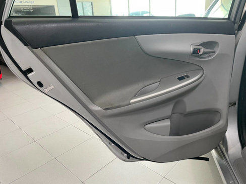 Used 2012 Toyota Corolla LE image 17