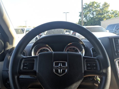 Used 2019 Dodge Grand Caravan SXT image 24