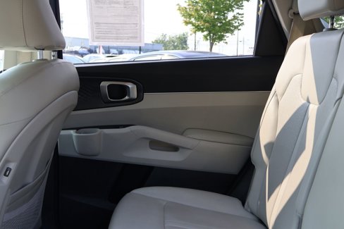 Used 2022 Kia Sorento S image 28