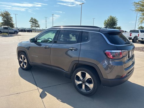Used 2018 Jeep Compass Latitude w/ Popular Equipment Group image 3