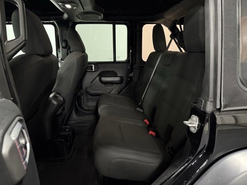Used 2018 Jeep Wrangler Unlimited Sport S image 17
