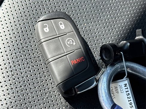 Certified 2022 Jeep Compass Limited image 27