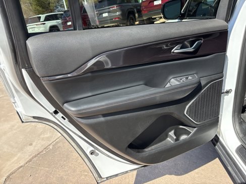 Used 2022 Jeep Grand Cherokee L Laredo image 17