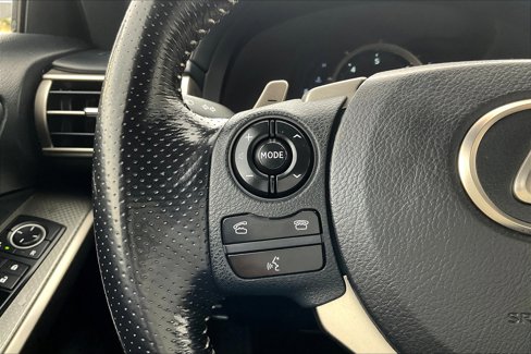 Used 2016 Lexus IS 200t image 10