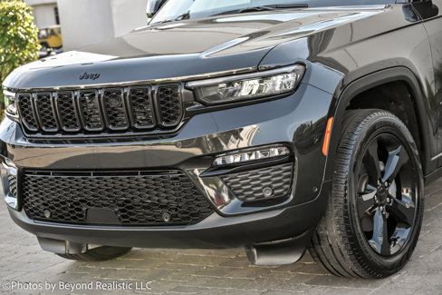 Used 2024 Jeep Grand Cherokee Limited w/ Luxury Tech Group II image 11