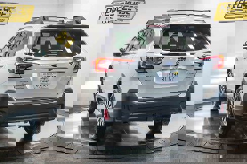 Used 2020 Subaru Outback Premium image 2