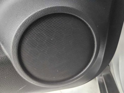 Used 2018 Nissan Rogue SV image 11