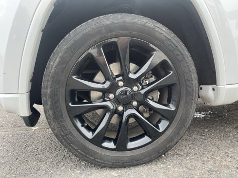 Used 2018 Jeep Grand Cherokee Altitude image 19