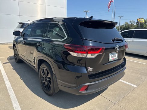 Used 2019 Toyota Highlander SE image 4