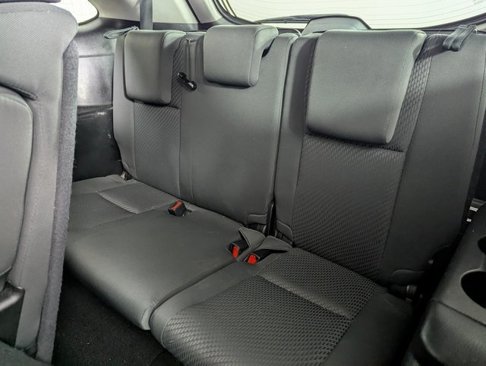 Used 2017 Toyota Highlander LE image 17