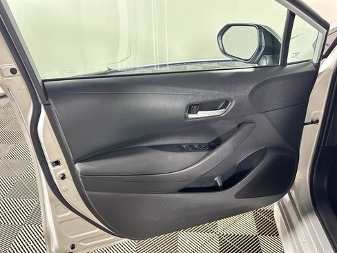 Used 2020 Toyota Corolla LE image 10