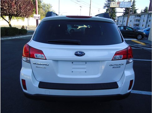 Used 2010 Subaru Outback 2.5i Premium image 7