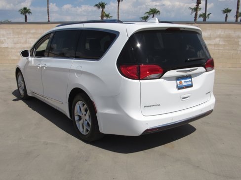 Used 2020 Chrysler Pacifica Limited image 6