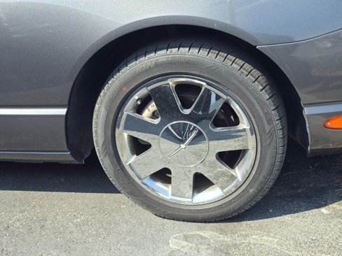 Used 2003 Ford Thunderbird image 4