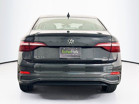Used 2024 Volkswagen Jetta SE image 7