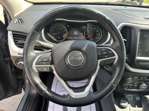 Used 2015 Jeep Cherokee Trailhawk w/ Comfort/Convenience Group image 26