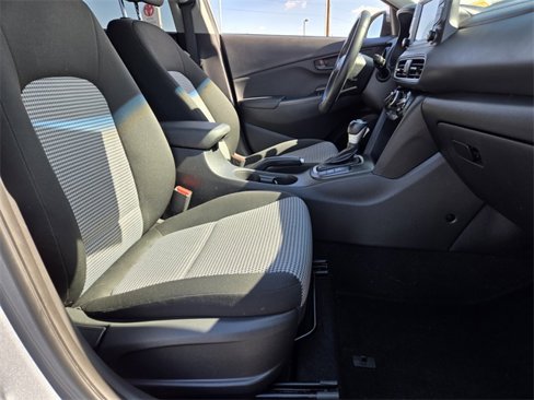Used 2021 Hyundai Kona SEL w/ Cargo Package image 16