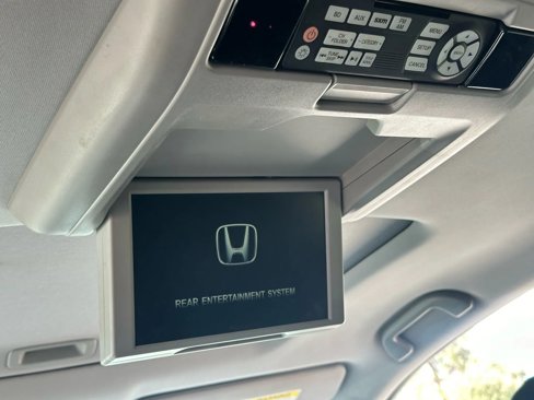 Used 2018 Honda Pilot Touring image 16