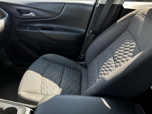 Used 2018 Chevrolet Equinox LT image 17