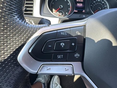 Used 2020 Volkswagen Atlas Cross Sport SE image 17
