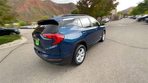 Used 2021 GMC Terrain SLE w/ Driver Convenience Package image 8
