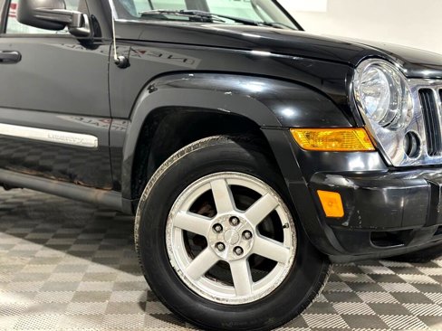 Used 2006 Jeep Liberty Limited image 3