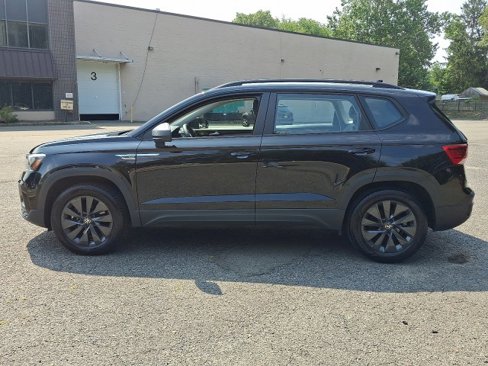 Certified 2022 Volkswagen Taos S image 6