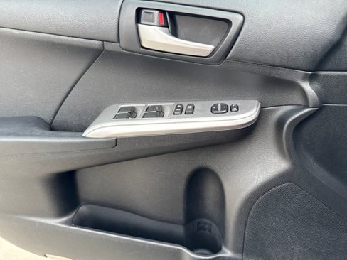 Used 2012 Toyota Camry SE image 22