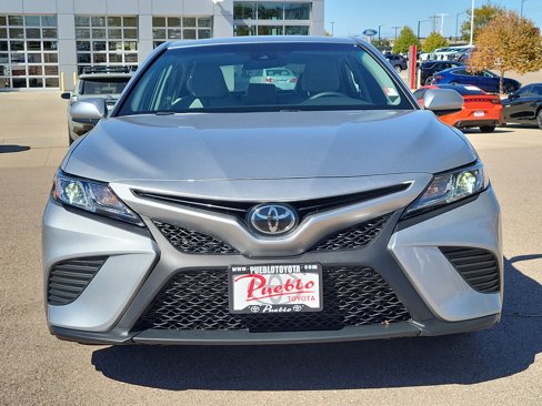 Used 2018 Toyota Camry SE image 5