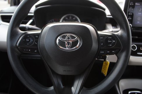 Used 2021 Toyota Corolla LE image 17