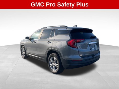 Used 2021 GMC Terrain SLE w/ Driver Convenience Package image 3