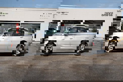 Used 2023 Dodge Charger SXT image 2
