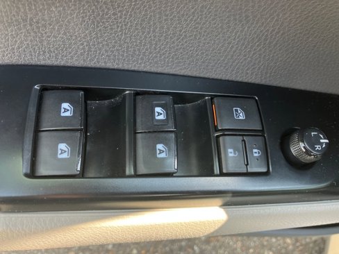 Used 2020 Toyota Camry LE image 25