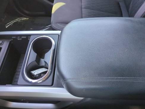 Used 2018 Nissan Titan SV w/ SV Convenience Package image 15
