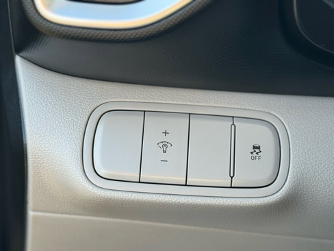 Used 2023 Hyundai Venue SEL image 10