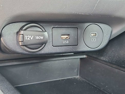 Certified 2024 Hyundai Elantra SE image 27